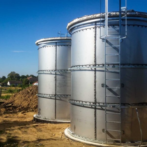 Stainless steel tanks and silos